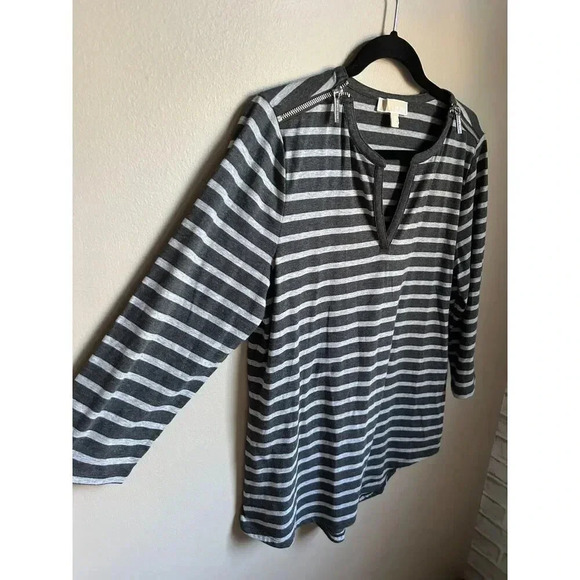Michael Michael Kors V-Neck Shirt, Gray Striped Top, Size Large, Zipper Accent - Picture 7 of 8